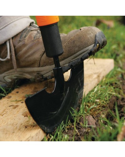 Подрезчик для газонных кромок Fiskars QuikFit™ 136526 (1000690) Подрезчик для газонных кромок Fiskars QuikFit™ 136526 (1000690)