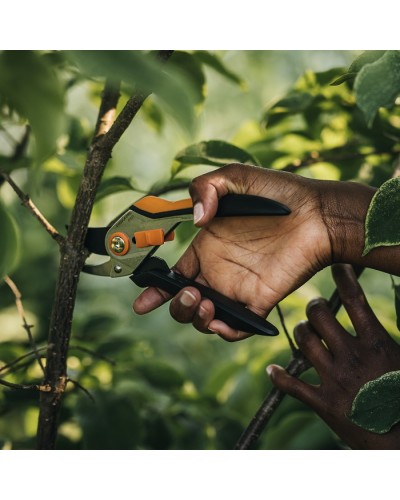 Секатор Fiskars Solid P331 Bypass до 20 мм, metal (1057163)