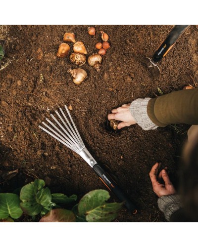 Грабли ручные Fiskars Xact™ 12 см (1027044) Грабли ручные Fiskars Xact™ 12 см (1027044)