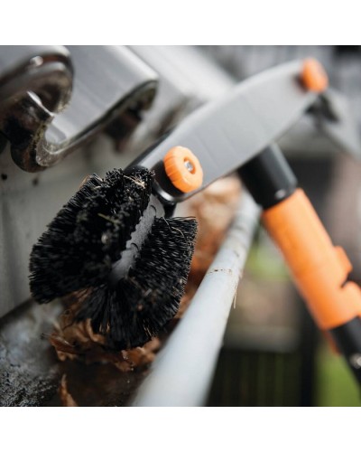 Щетка для очистки желобов Fiskars QuikFit™ 135542 (1001414) Щетка для очистки желобов Fiskars QuikFit™ 135542 (1001414)