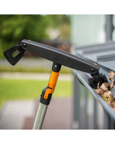 Щетка для очистки желобов Fiskars QuikFit™ 135542 (1001414) Щетка для очистки желобов Fiskars QuikFit™ 135542 (1001414)