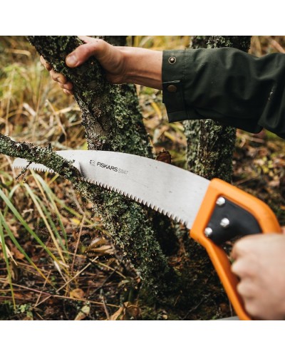 Садова пила Fiskars SW47, різ на себе, полотно 470 мм (1028375) Садова пила Fiskars SW47, різ на себе, полотно 470 мм (1028375)