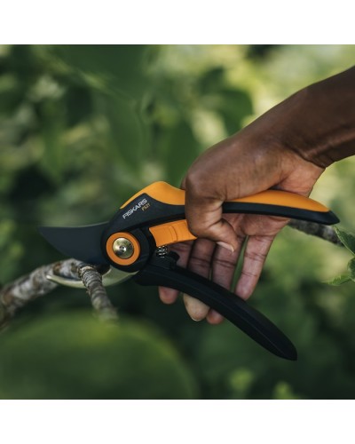 Секатор Fiskars Plus™ P521, Bypass до 24 мм (1057167)