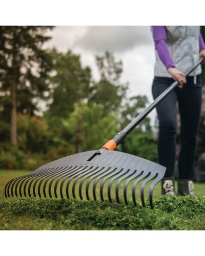 Грабли пластиковые легкие для газонов Fiskars QuikFit™ L 52 см, 135013 (1000642) Грабли пластиковые легкие для газонов Fiskars QuikFit™ L 52 см, 135013 (1000642)