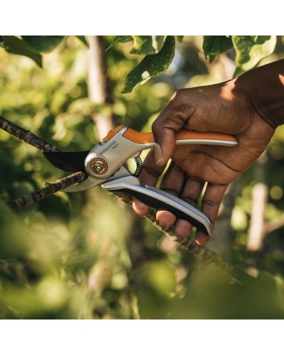 Секатор Fiskars Plus P531 Bypass до 24 мм, metal (1057168)