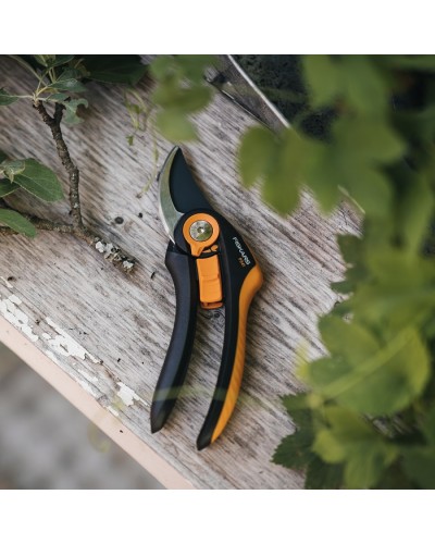 Секатор Fiskars Plus SmartFit P541 Bypass до 24 мм (1057169) Секатор Fiskars Plus SmartFit P541 Bypass до 24 мм (1057169)