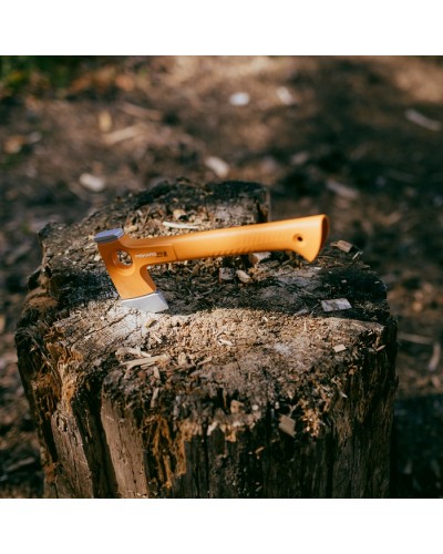 Універсальна туристична сокира Fiskars X-series X13 Hiking + точилка Xsharp (1075437)