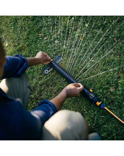 Дощувач осцилюючий Fiskars X-Series S-L, 8-16 х 5-21 м (1070831)