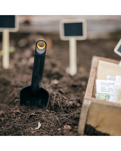 Совок садовый для цветов платиковый Fiskars Solid 8 см со шкалой (1071899) Совок садовый для цветов платиковый Fiskars Solid 8 см со шкалой (1071899)