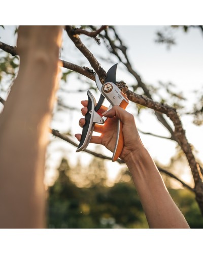 Секатор Fiskars Plus™ P751 Bypass до 22 мм, metal (1057172) Секатор Fiskars Plus™ P751 Bypass до 22 мм, metal (1057172)