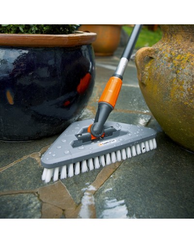 Щетка для водной очистки поворотная на шарнире Gardena Comfort Cleansystem 27х13 см жесткая (05562-20)