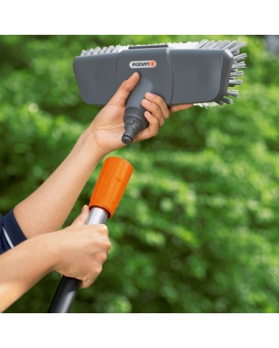 Щетка для водной очистки Gardena Comfort Cleansystem 27 см (05568-20)