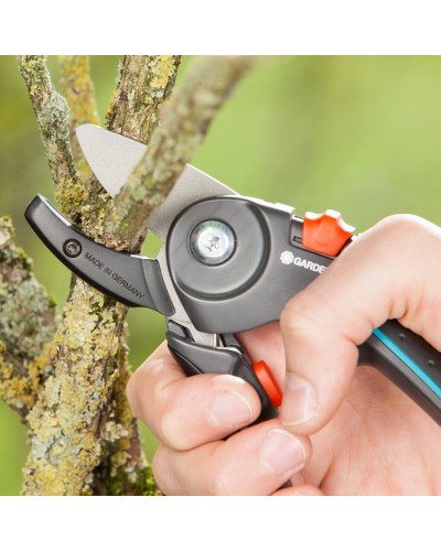 Секатор с наковаленкой Gardena Comfort A/M Anvil до 23 мм (08903-20)