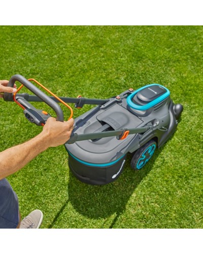 Аккумуляторная газонокосилка Gardena PowerMax Duo 46/36V P4A Set 2 х 6.0 Ач (14646-95)