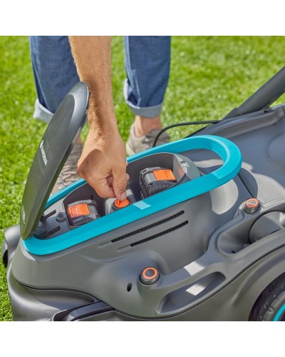 Аккумуляторная газонокосилка Gardena PowerMax Duo 46/36V P4A Set 2 х 6.0 Ач (14646-95)