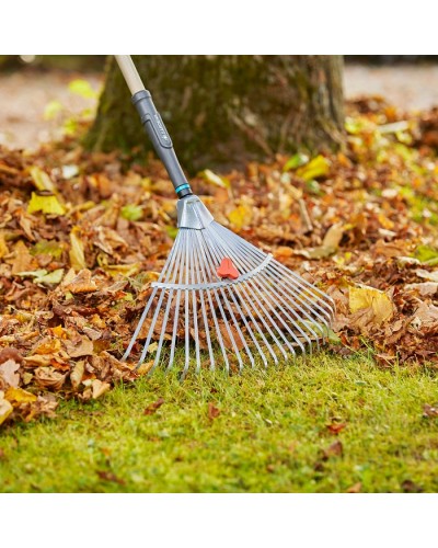 Грабли стальные веерные регулируемые Gardena NatureLine 30-50 см (17107-20)