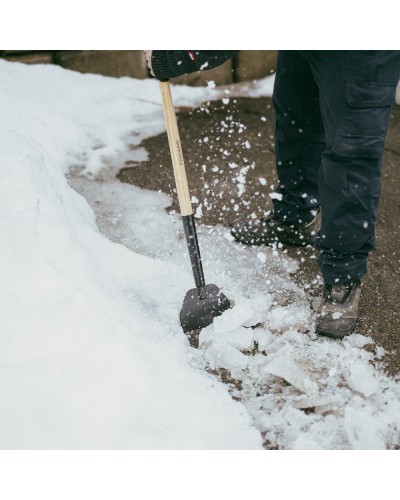 Скребок для льда и снега Fiskars 17,5 см и ручка 147 см, 140 000 (1001639)