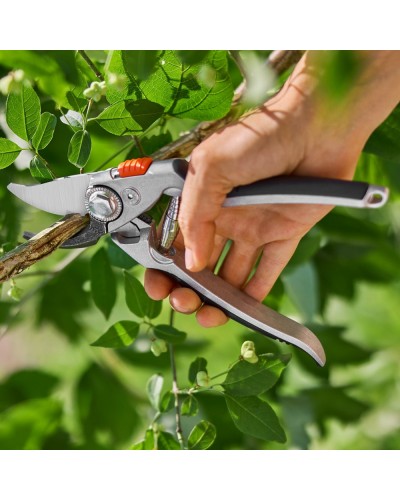 Секатор Gardena BP 50 Premium Bypass до 24 мм (08702-20) Секатор Gardena BP 50 Premium Bypass до 24 мм (08702-20)