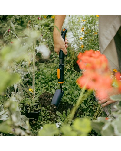 Совок для квітів Fiskars OneClick 7,3 см + ручка 29 см (1080722)