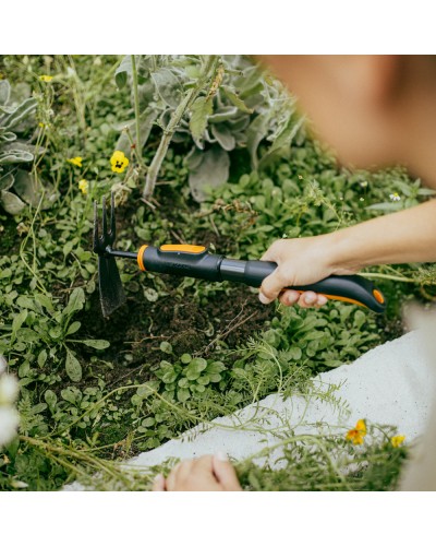 Сапка ручна 2-в-1 Fiskars OneClick 5 см, 3 зуба (1080695)