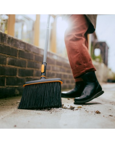 Щітка для терас Fiskars OneClick 27 см (1080699)