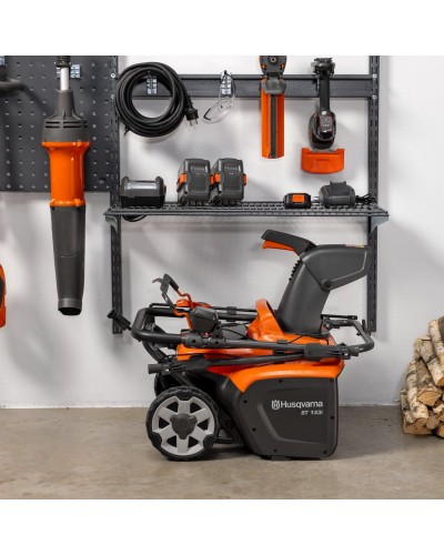 Снігоприбирач акумуляторний Husqvarna ST 143i, 43 см (9707890-01)