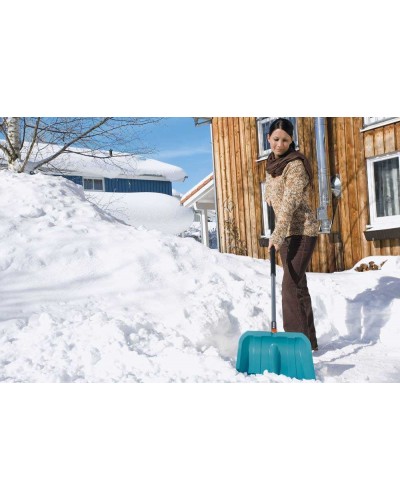 Лопата для прибирання снігу Gardena 40 см з кромкою з нержавіючої сталі і алюмінієва ручка 90-145 см (03242-32)
